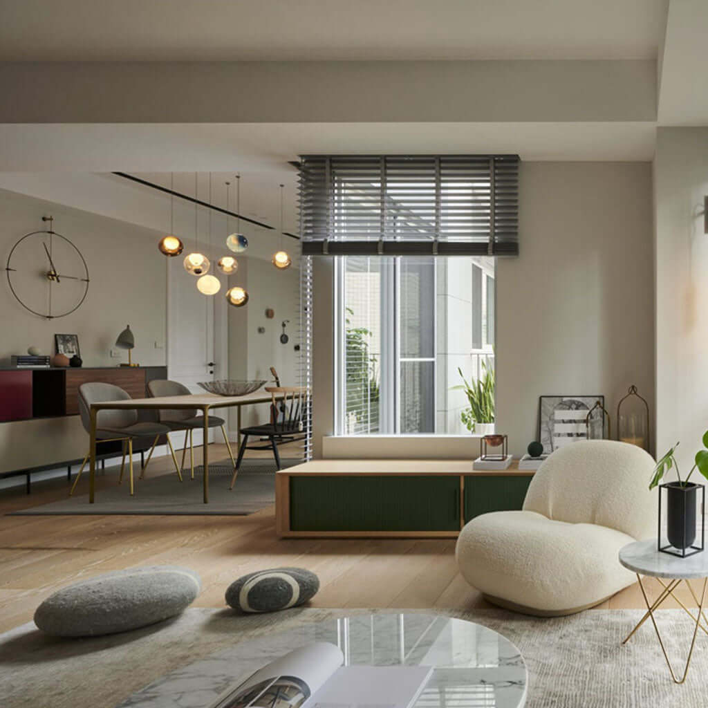 Vintage Lounge Chair - Comfortable & Elegant