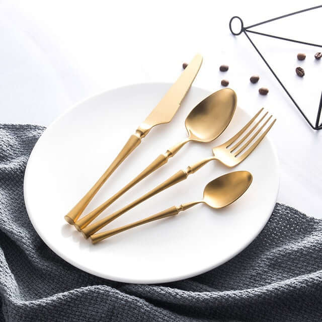 Gold Dinnerware Set - Exudes Timeless Beauty