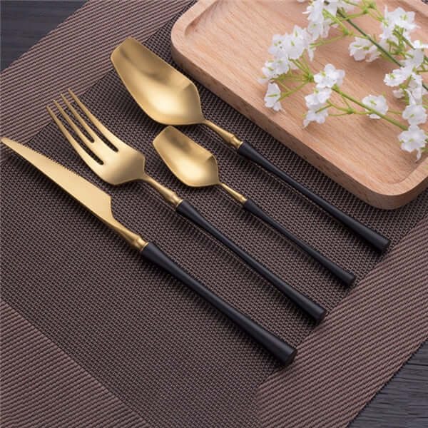 Gold Dinnerware Set - Exudes Timeless Beauty