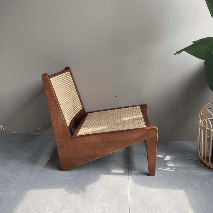 Wood Lounge Chair - Elegance & Natural Beauty