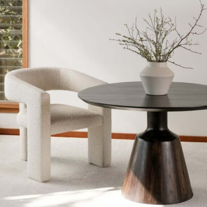 Vintage Lounge Chair - Sleek & Elegant