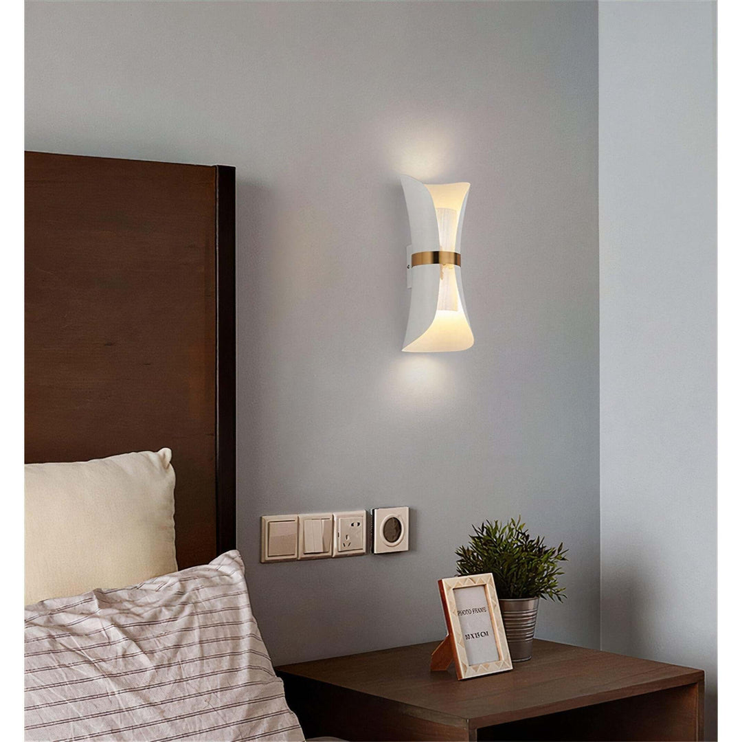 Rya Wall Light
