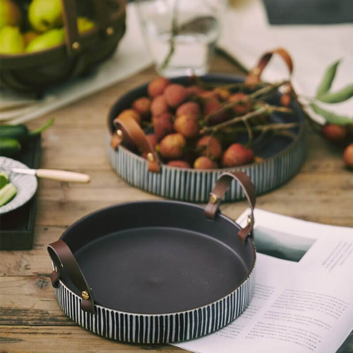 Zebra-like Colouring Plates