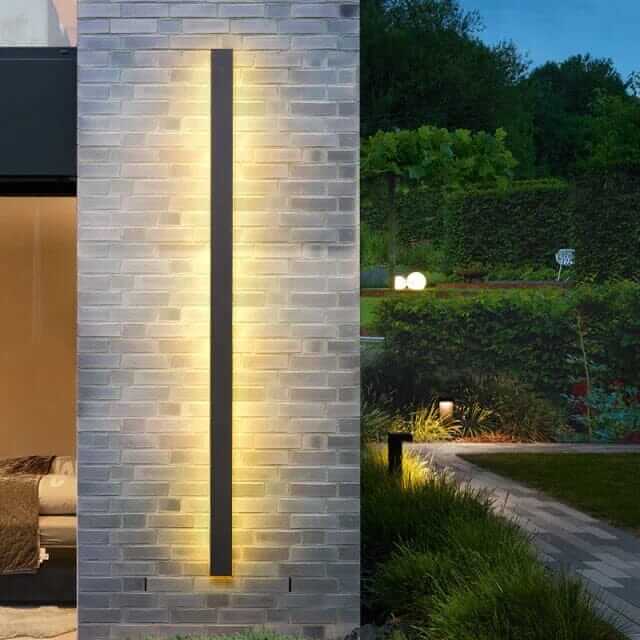 Outdoor Wall Light | Linear LED Garden Wall Lamp — Modern Patio