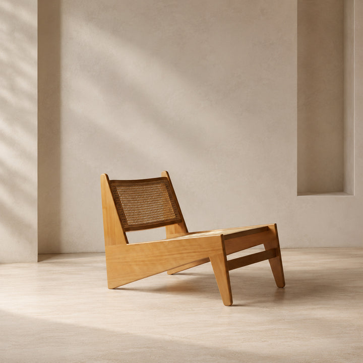 Wood Lounge Chair - Elegance & Natural Beauty